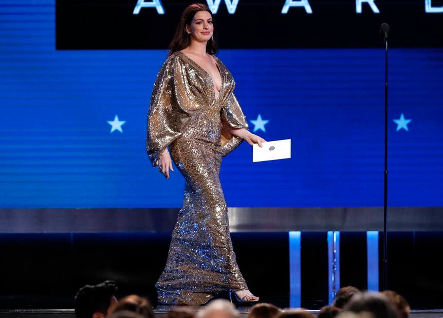 La actriz Anne Hathaway está de vuelta más guapa y sexy que nunca