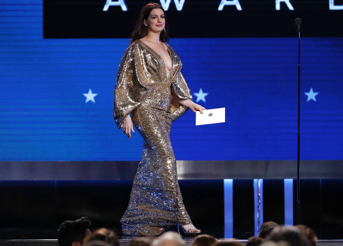 La actriz Anne Hathaway está de vuelta más guapa y sexy que nunca