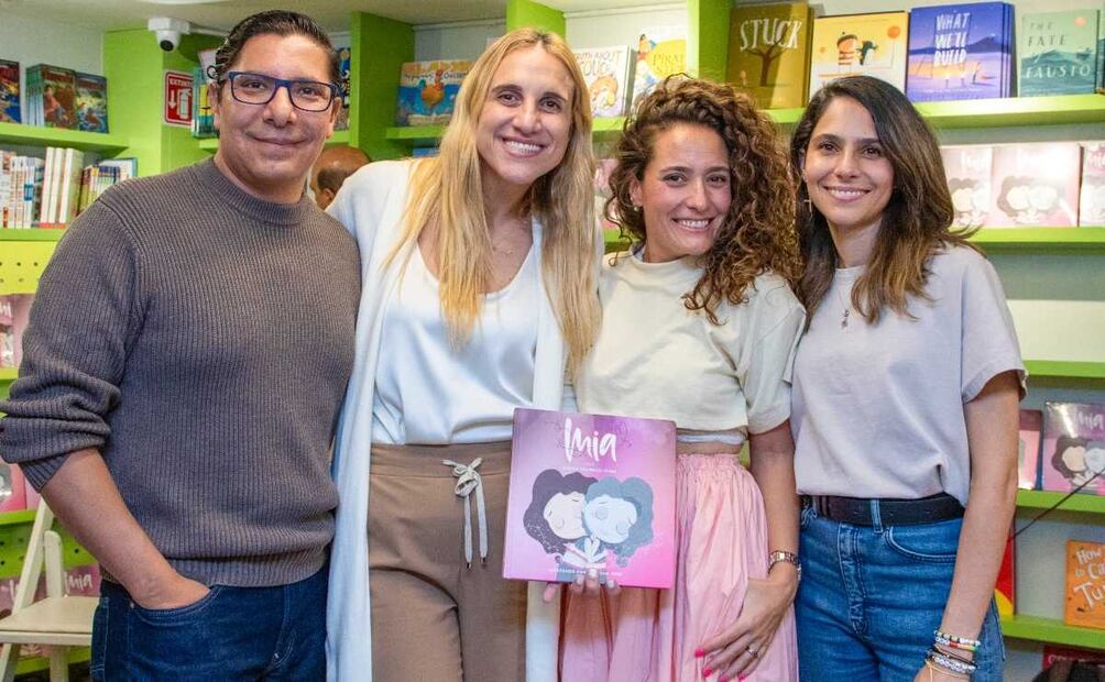 Laura Jauregui junto a Alejandro Pacheco, Mich Aziz, y Natasha José / Foto: Angélica Chema.