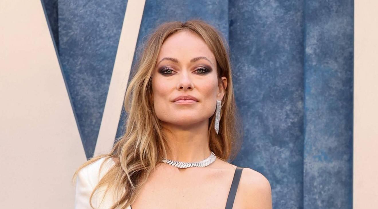 Olivia Wilde, en bra de cuero de Gabriela Hearst, asiste a la fiesta de Vanity Fair 
