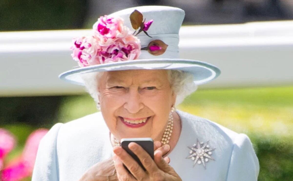 Aseguran que la reina Isabel ll tiene una cuenta personal en Facebook