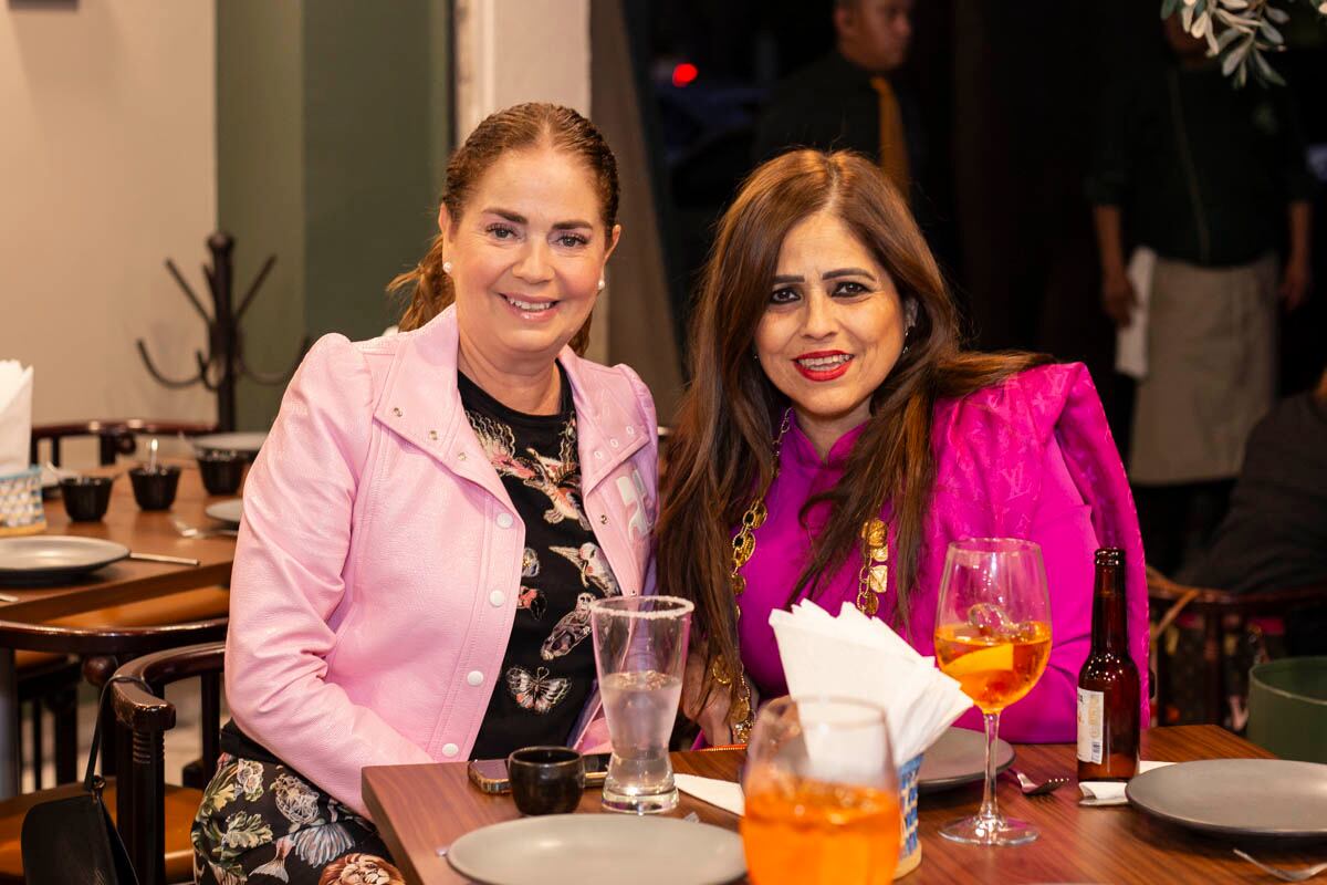 Claudia Ramírez e Ivonne Díaz. Foto: Esteban Torreblanca