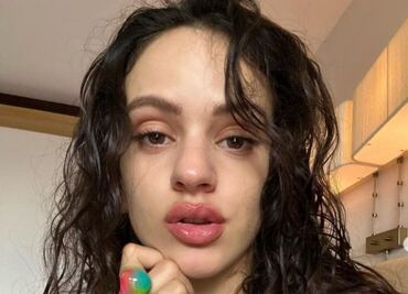 Rosalía, en lujosa camioneta, reaparece tras su ruptura con Rauw Alejandro