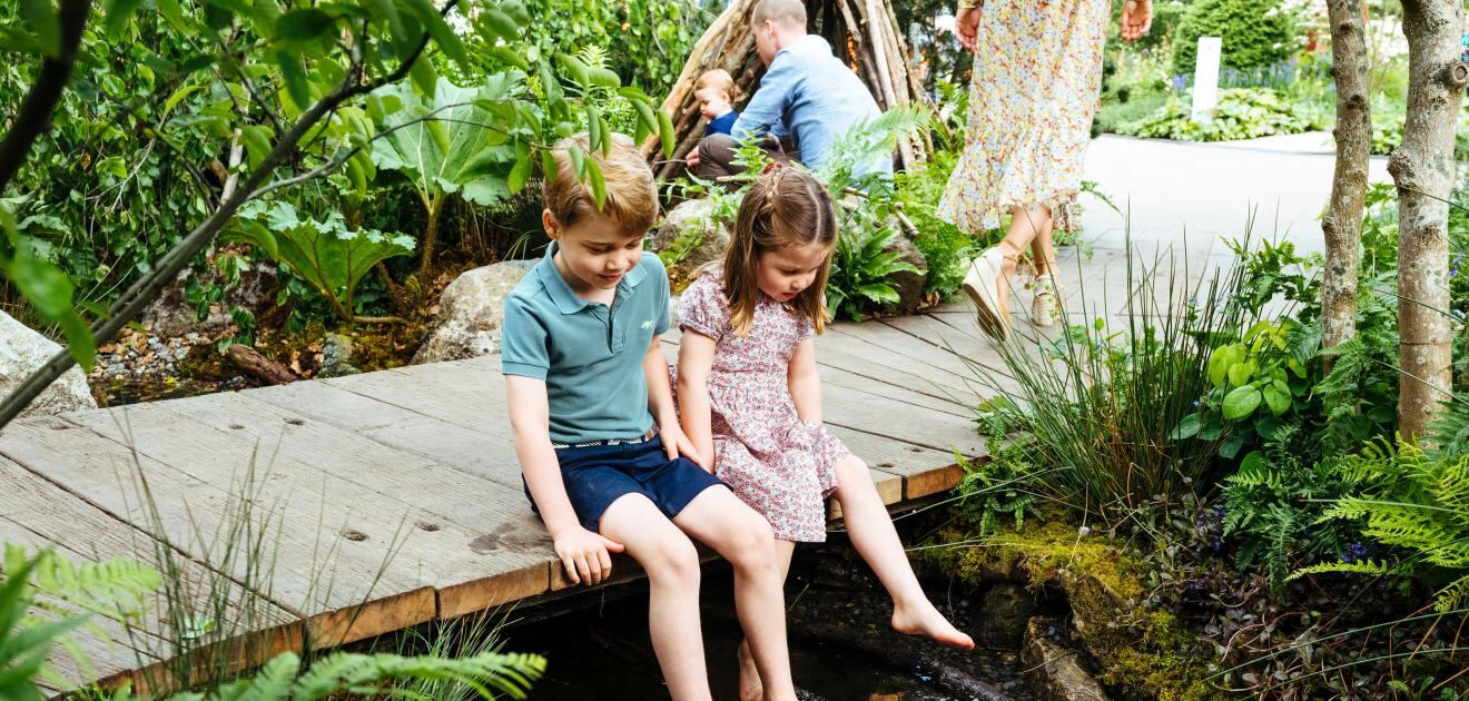 VIDEO: Los duques de Cambridge y los príncipes George, Charlotte y Louis felices en un jardín mágico