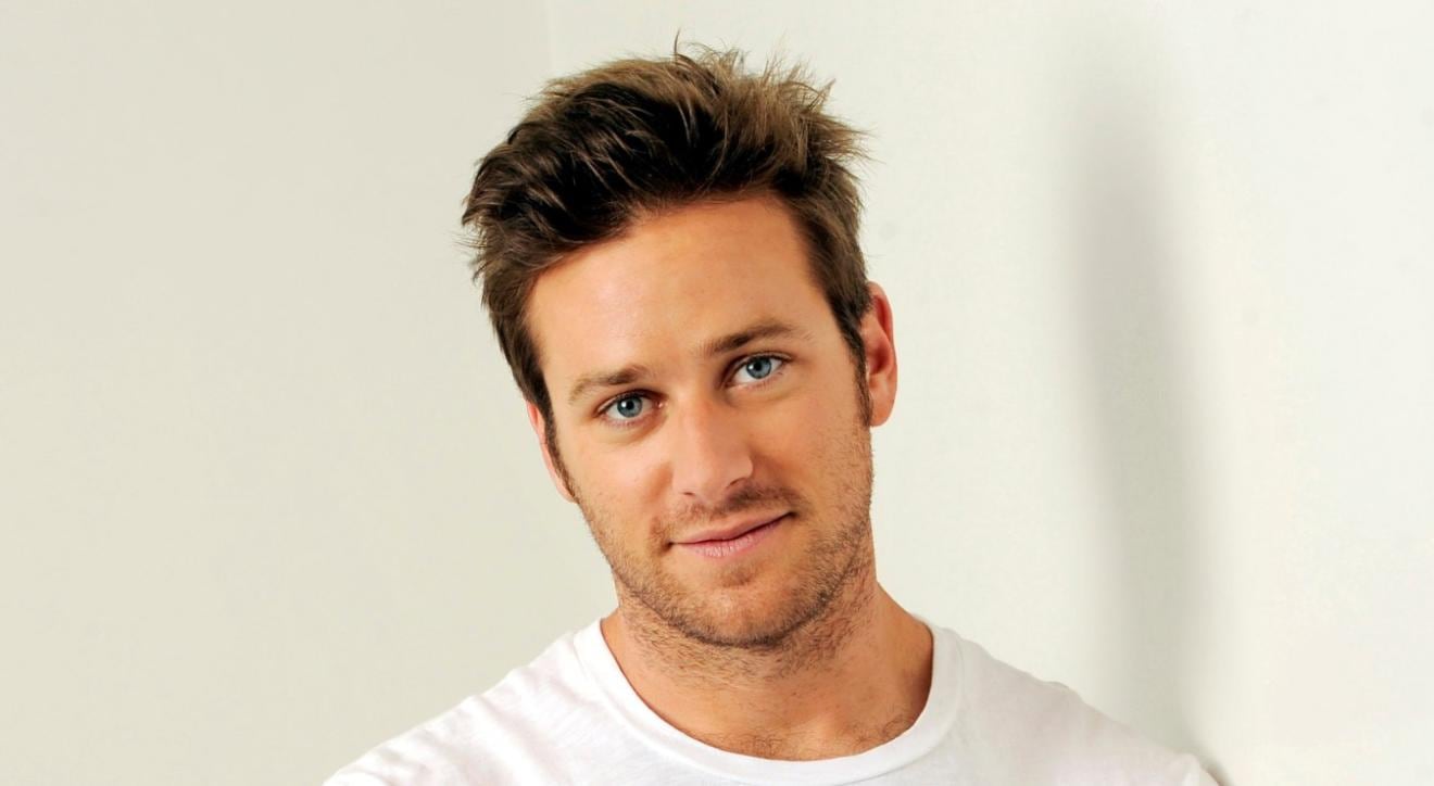 Tía de Armie Hammer no se sorprende de las acusaciones y cuenta cómo se convirtió en "monstruo"