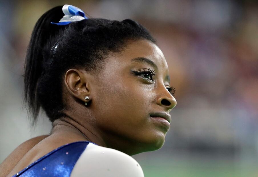 El hermano de la campeona olímpica Simone Biles es acusado de triple asesinato