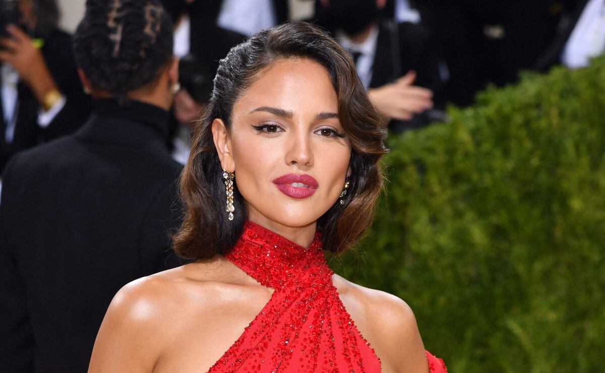 Eiza González corrige a fotógrafos para que pronuncien bien su nombre
