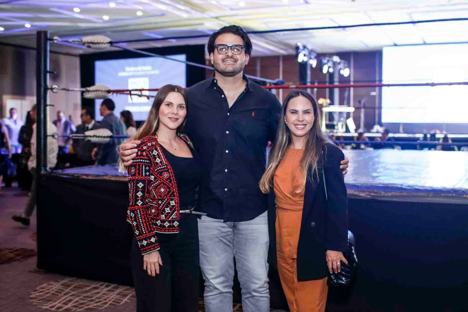Valeria Navarro de Ealy, Gabriel Ealy y Mariana Martínez. (Foto: Esteban Torreblanca)