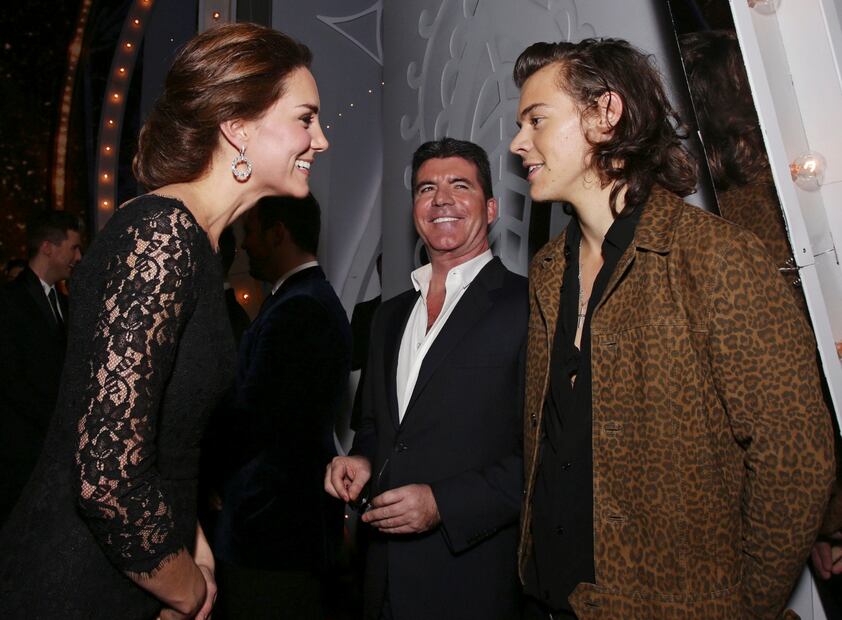 Harry Styles le rinde tributo a la reina Isabel II durante concierto