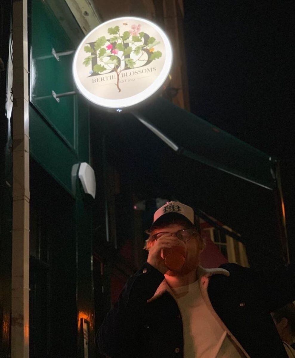 Ed Sheeran, magnate de bienes raíces en Reino Unido