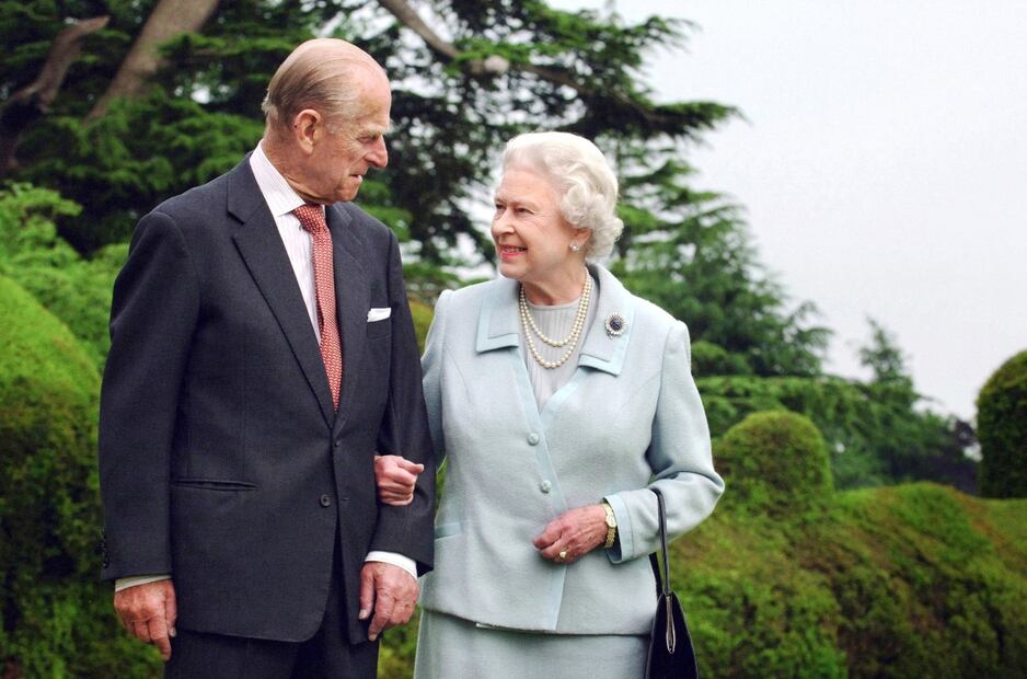 La romántica historia de amor de Isabel II y el príncipe Felipe