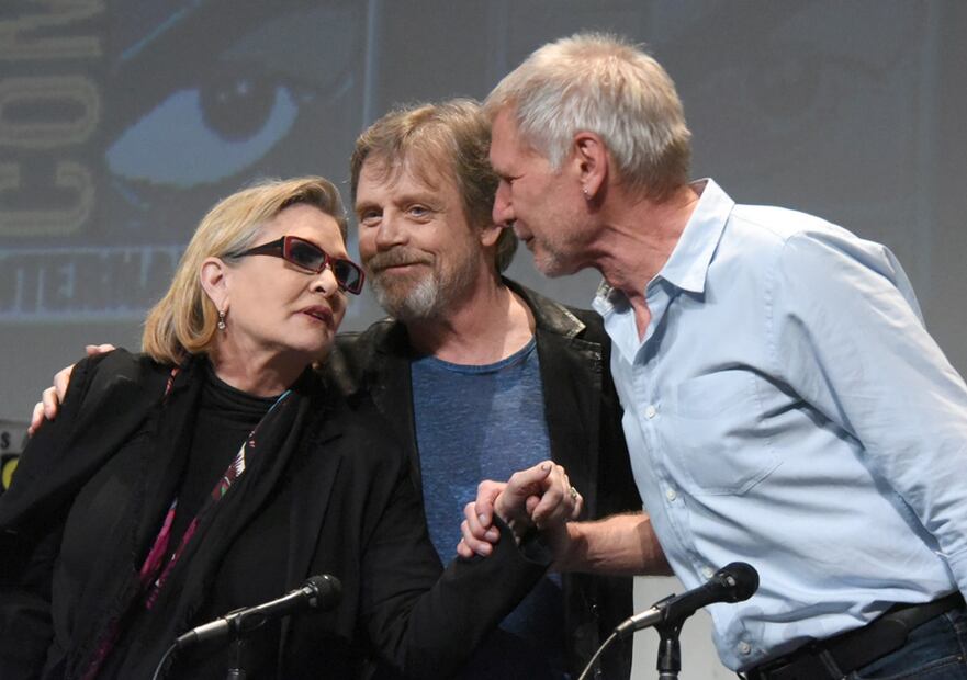 Carrie Fisher junto a sus compañeros de "Star Wars" en 2015 / AP