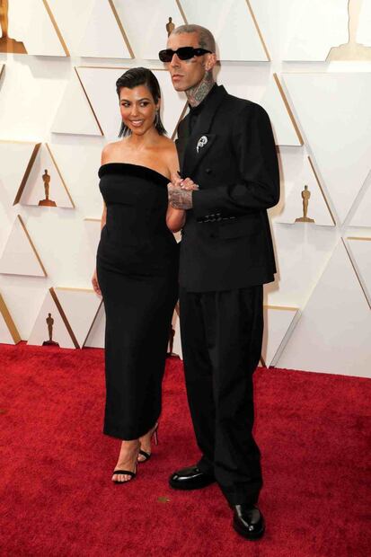 Kourtney Kardashian y Travis Barker encienden a besos los Oscars 2022