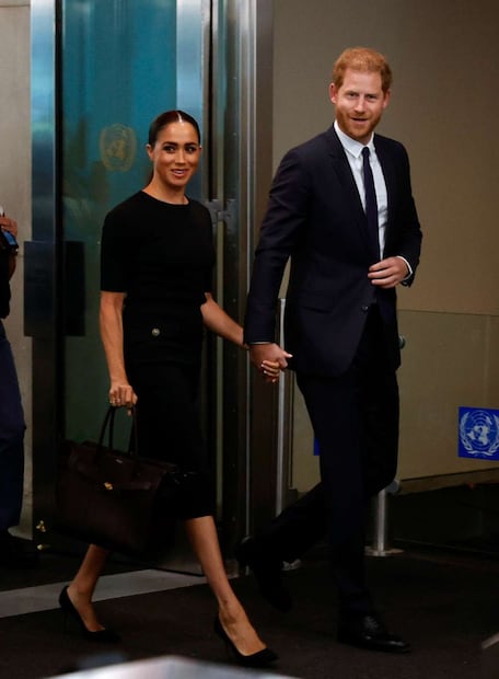 Meghan Markle y el príncipe Harry tratan de hacer una "familia real alternativa"