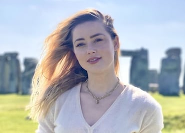 Amber Heard anuncia que se convirtió en mamá de gemelos con bonito mensaje