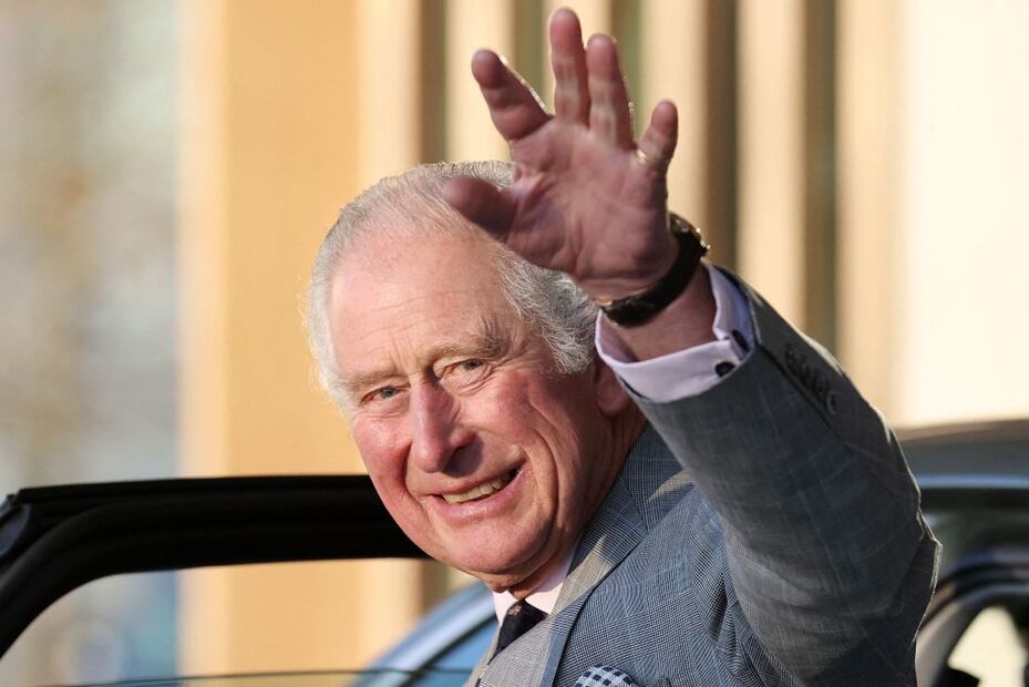 Carlos de Gales elogia al príncipe Harry en público ¿Es una oferta de paz?