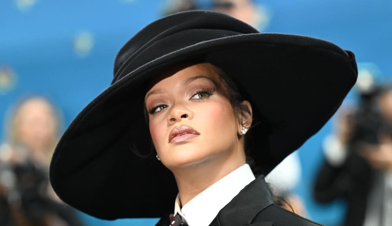 Met Gala 2025: Rihanna confirma su tercer embarazo con llamativo look