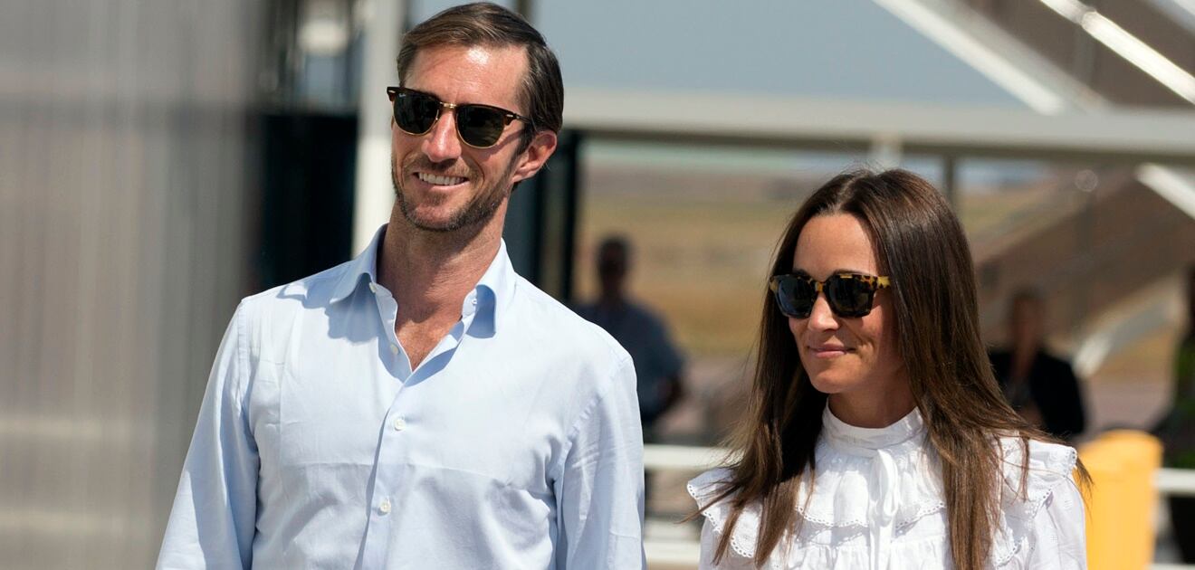 <p>Se estima que en estas tres semanas que llevan de luna de miel James Matthews haya desembolsado unos 2 millones 800 mil pesos para ofrecerle a su esposa Pippa Middleton un viaje de primer nivel. <strong>(Fotos: Getty Images y Cortesía)</strong></p>
