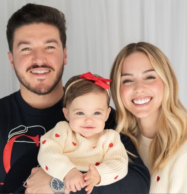 Mariana Rodríguez y Samuel García con Mariel, su hija / Instagram