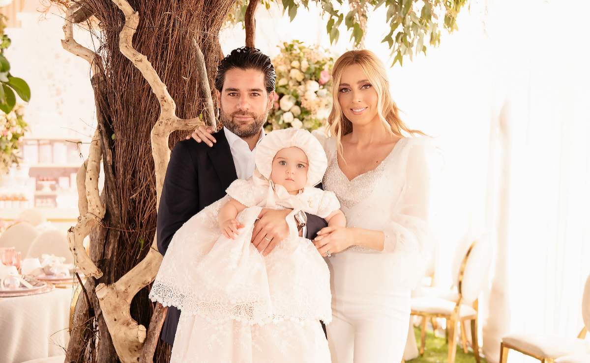 Shanik Aspe y Mauricio Odiardi bautizan a su hija Carlotta