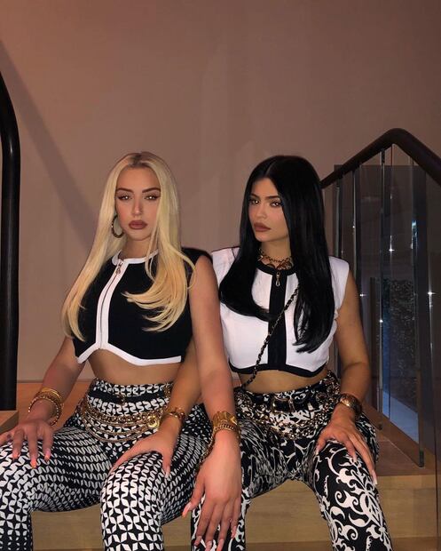 Anastasia Karanikolaou, bestie de Kylie Jenner, pasa la cuarentena en bikini
