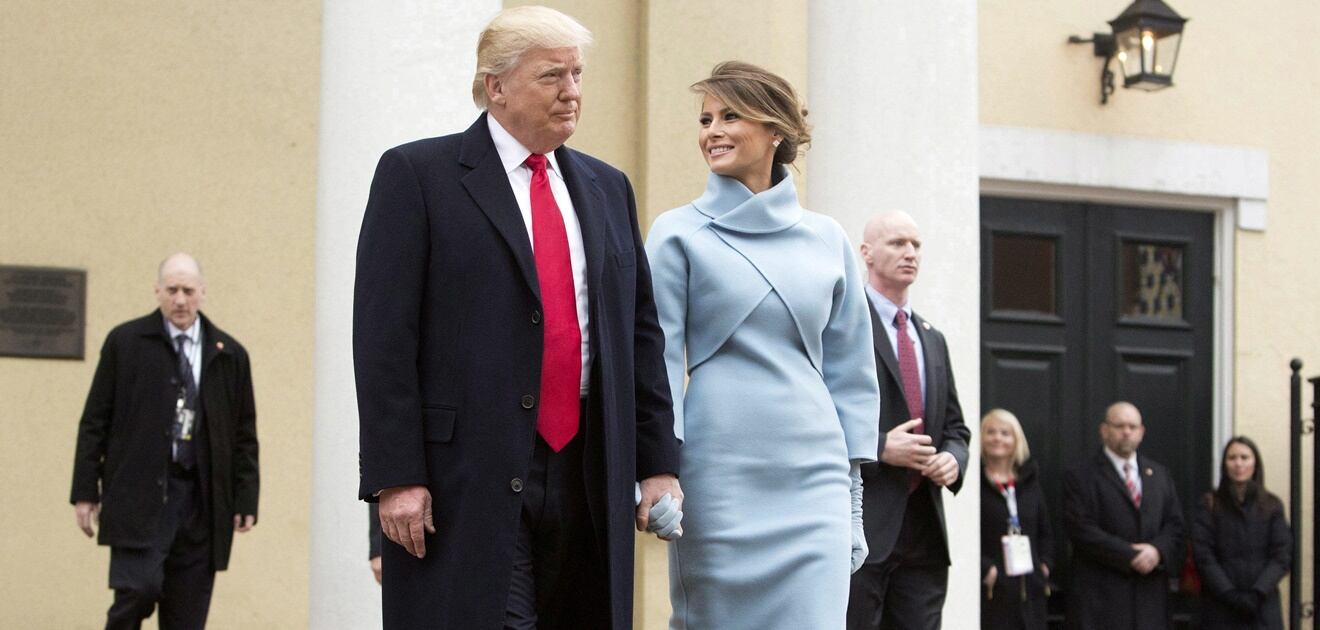 <p>Su apariencia elegante hizo recordar a&nbsp;la ex primera dama Jackie Kennedy.<strong> (Fotos: Archivo El Universal, EFE, AP)</strong></p>
