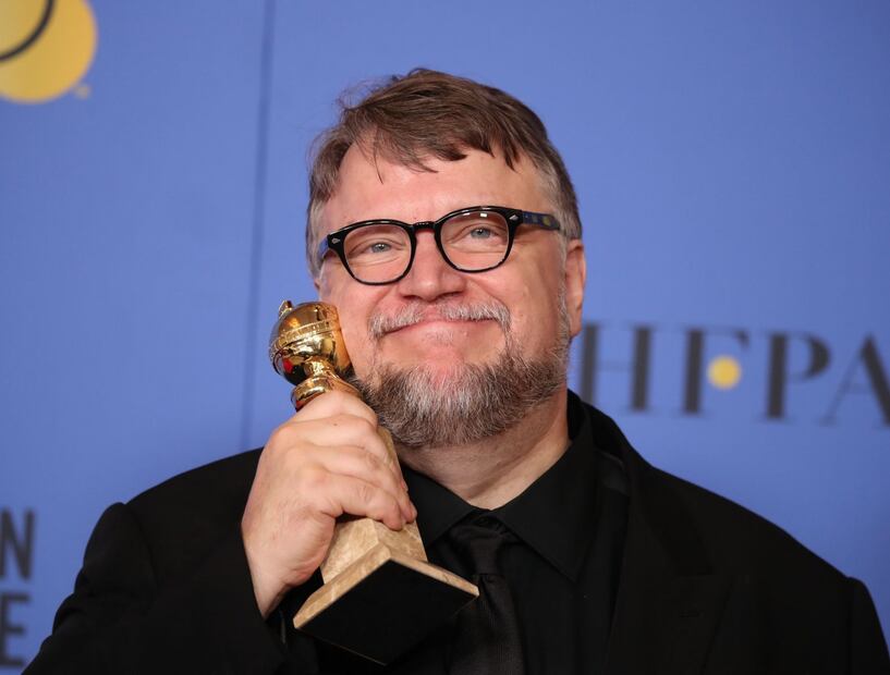 Gael, Diego, Salma y Cuarón felicitan a Guillermo del Toro