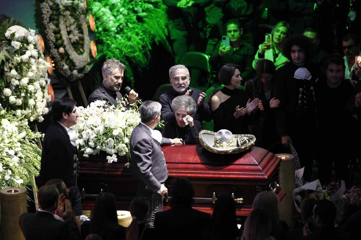 Así concluyó el homenaje a Vicente Fernández: más de 24 horas de canciones, aplausos y lágrimas