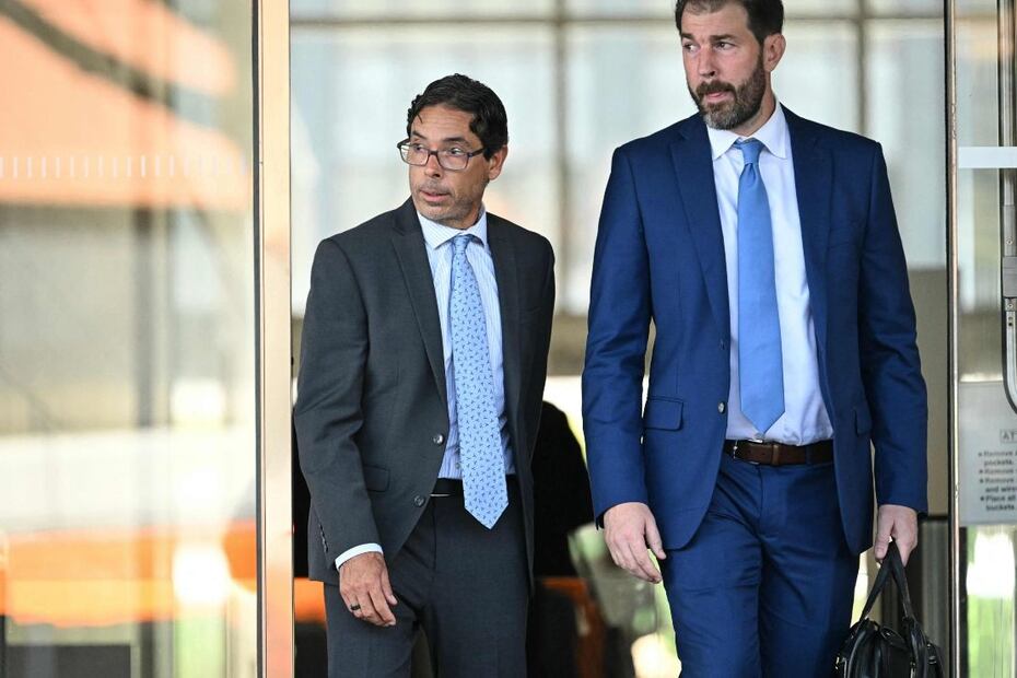 Doctor Mark Chávez junto a su abogado / Foto: AFP