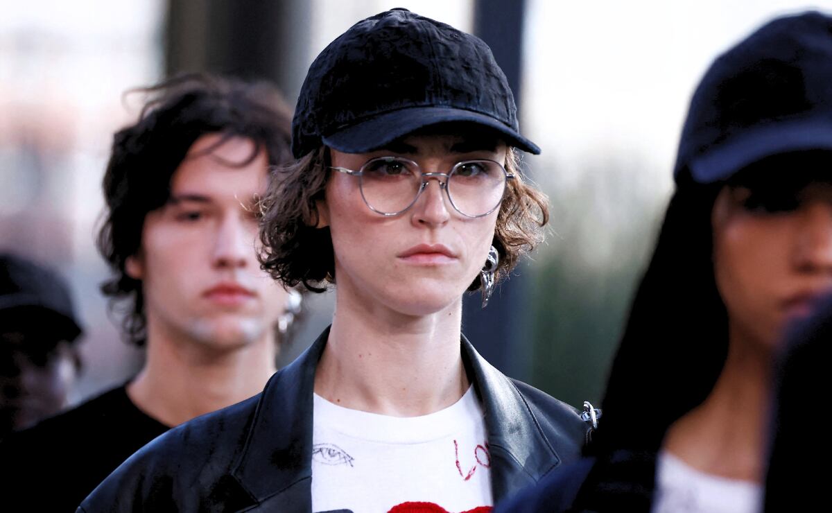 Ella Emhoff, hijastra de Kamala Harris, deslumbra con su estilo en la Fashion Week de Nueva York