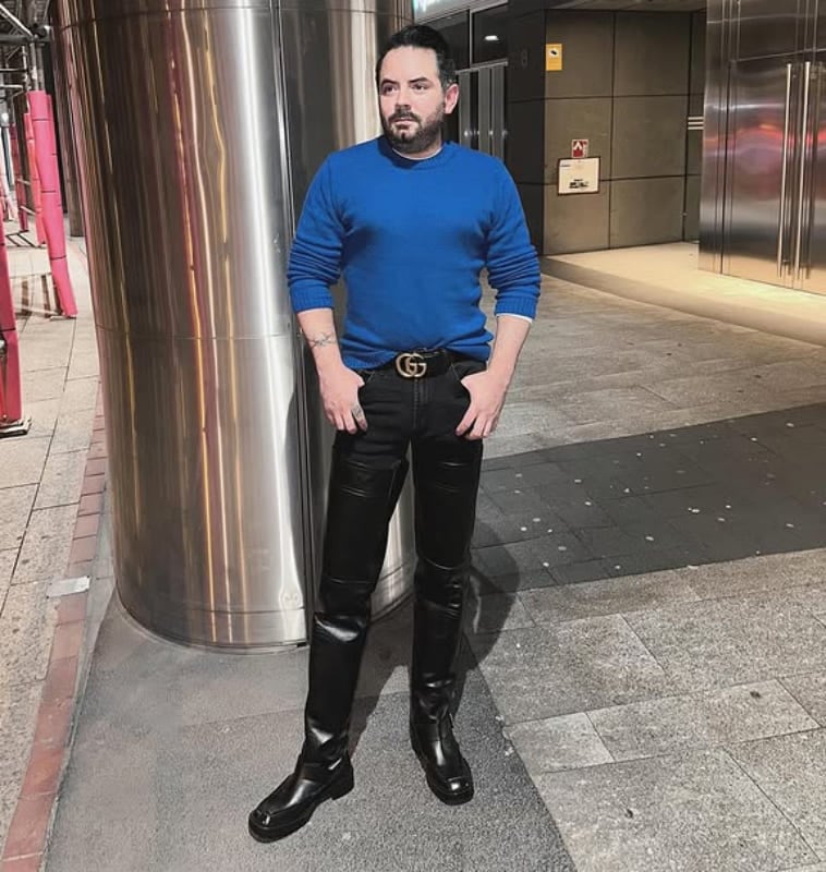 José Eduardo Derbez con sus botas Yves Saint Laurent / Foto: Instagram