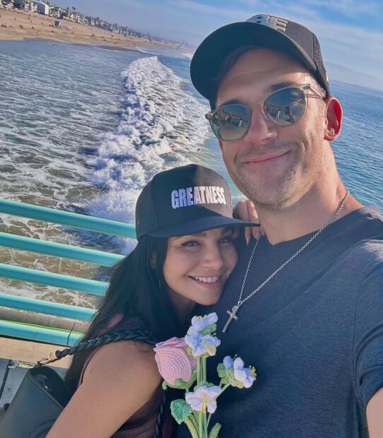 Martha Higareda y Lewis Howes / Foto: Instagram