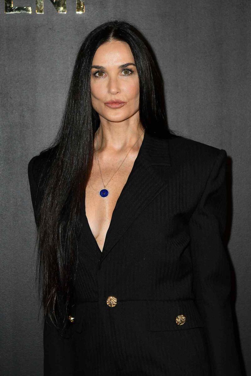 Demi Moore vuelve a impactar en París: pómulos, labios ¿qué se hizo? 