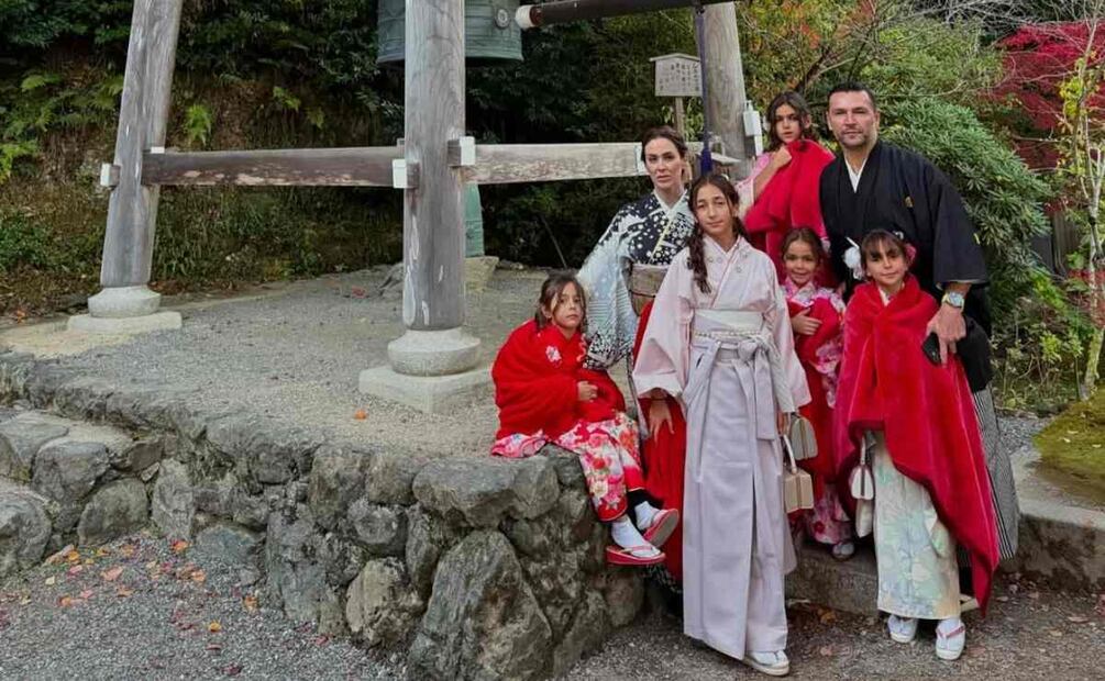 Jacky Bracamontes y su familia durante su viaje a Japón / Foto: Instagram