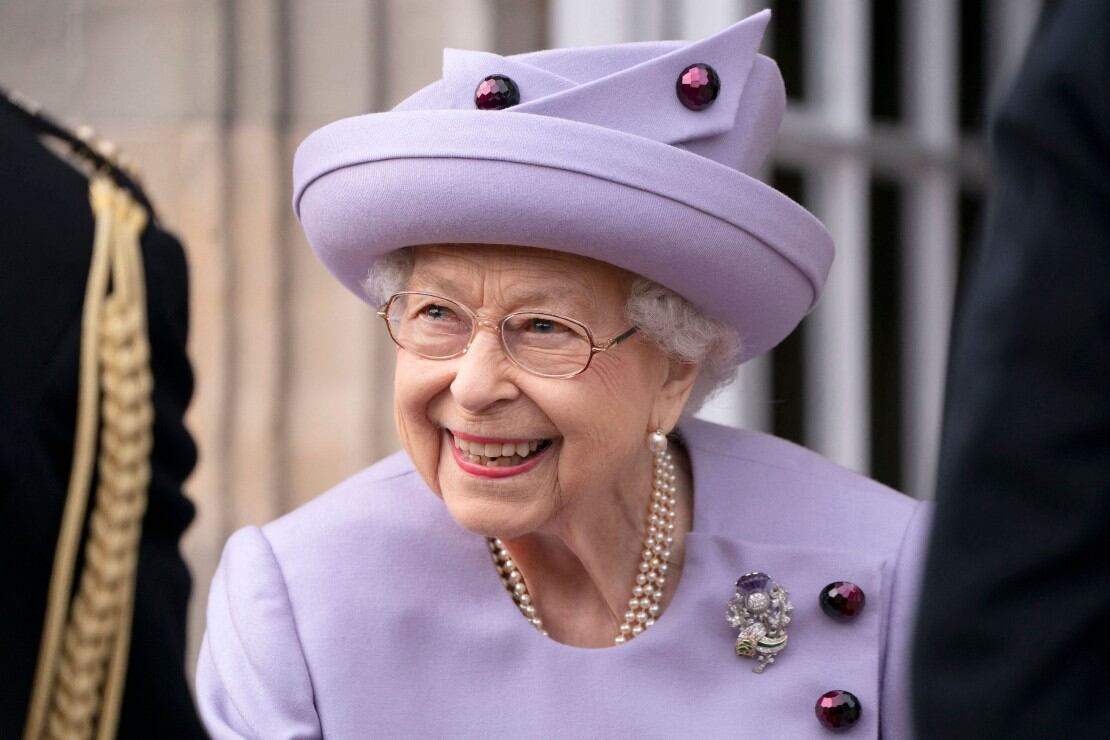 Isabel II, inseparable de sus mocasines Gucci 