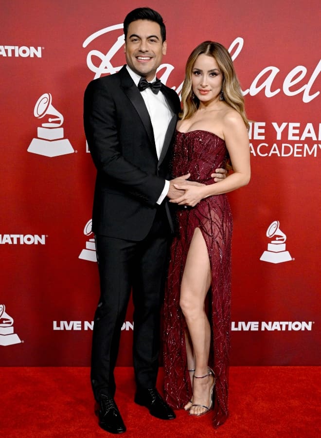 Carlos Rivera y Cynthia Rodríguez en la gala 'Persona del año 2025' de los Latin Grammy / Foto: AFP