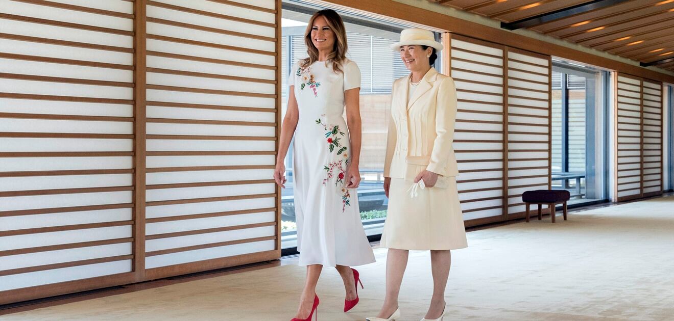 Melania Trump espectacular en su tercer día de visita con el emperador Naruhito y la emperatriz Masako 