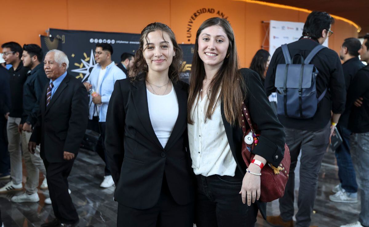 Paula Crisóstomo y Alma Rial / Foto: Esteban Torreblanca