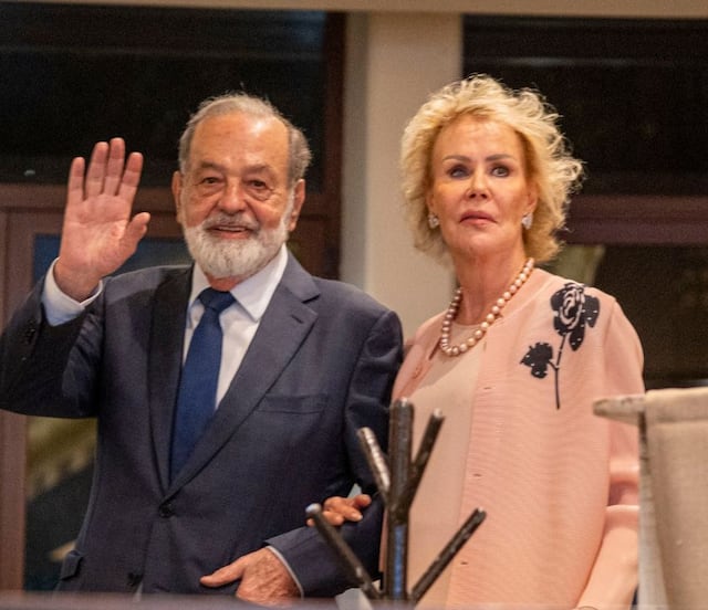 Carlos Slim Helú y su novia Mercedes Sánchez Navarro celebran en el Centro Libanés