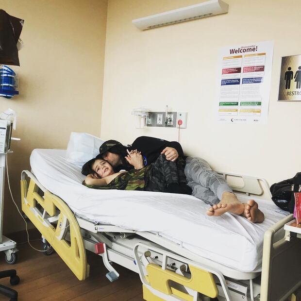 Criss Angel comparte una buena noticia: su hijo está de regreso en casa