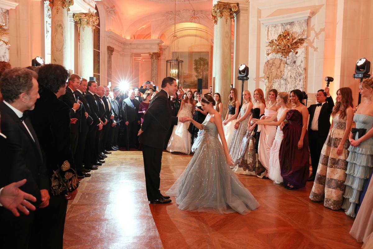 Luis Alfonso de Borbón y la princesa Eugenia. (Foto: Yunling Fang)