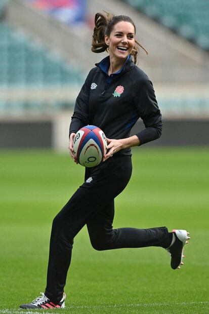 Todo el mundo está obsesionado con las fotos de Kate Middleton jugando rugby