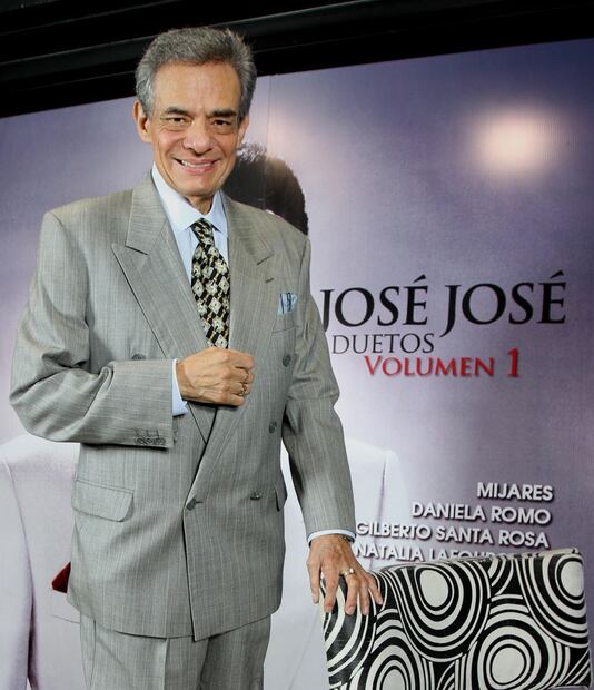 Así despiden los famosos a José José