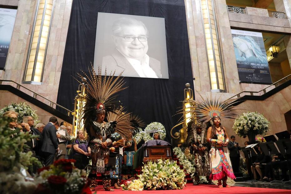 Despiden con homenaje a Miguel León-Portilla en el Palacio de Bellas Artes