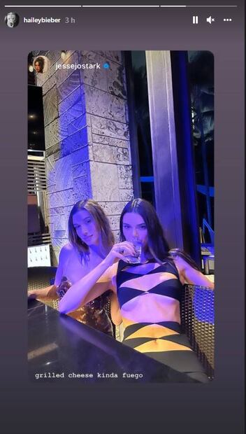 Kendall Jenner deja poco a la imaginación un vestido cut out para boda de amiga
