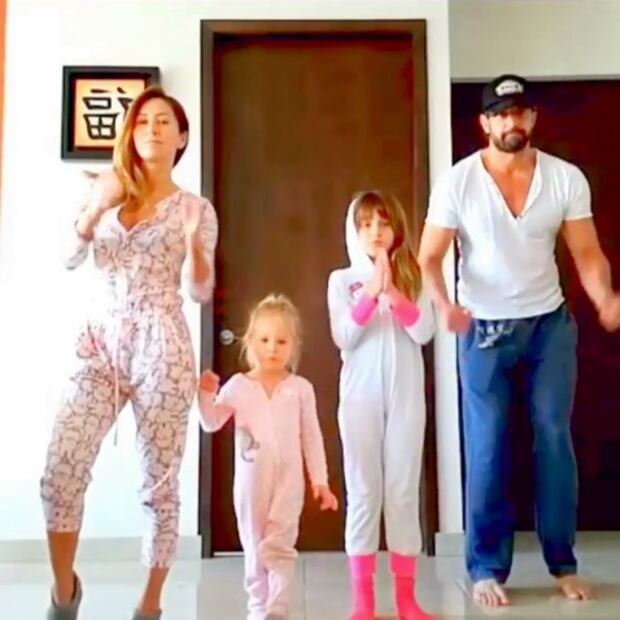 La coreografía familiar de Geraldine Bazán y Gabriel Soto 