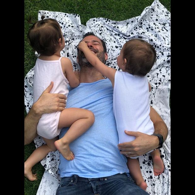 Emiliano Salinas junto a sus hijos con Ludwika Paleta / Foto: Instagram