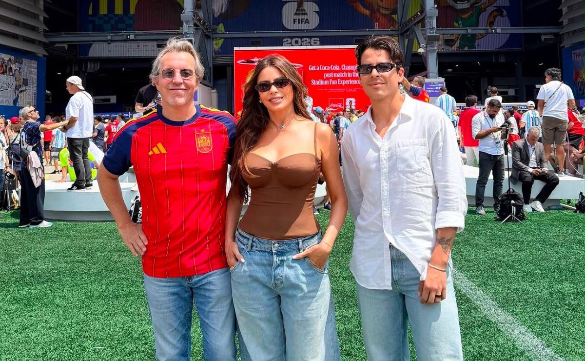 Alejandro Asen, Sofía Vergara y Manolo González Vergara. (Foto: Instagram)