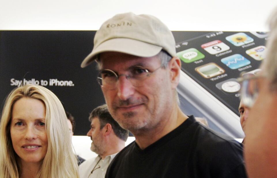 La viuda de Steve Jobs afirma que sus hijos no recibirán herencia 