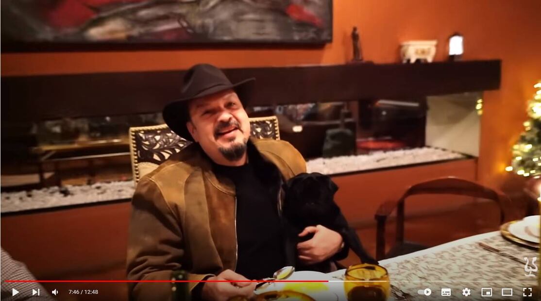 La lujosa cena de Navidad de la dinastía Aguilar